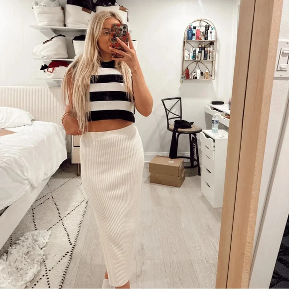 Zara Tops - SINCERELY JULES top XL